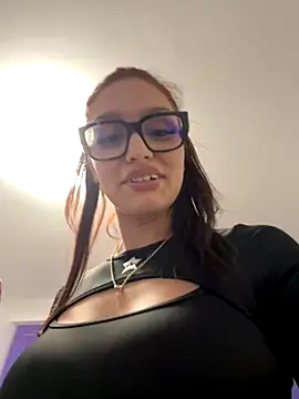 EllaBlowy online show from 09.30.25