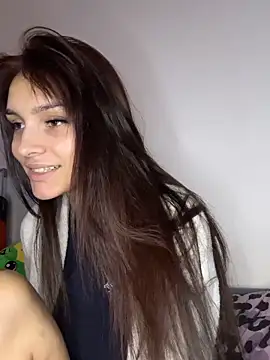 EllaBlowy online show from 10.04.25