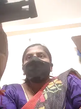 Snapshot of Sowjanya-telugu chatting on 12.20.25 Sowjanya-telugu online show from 12.20.25