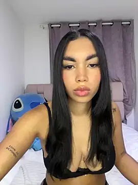 karolaalcendra online show from 11.18.25