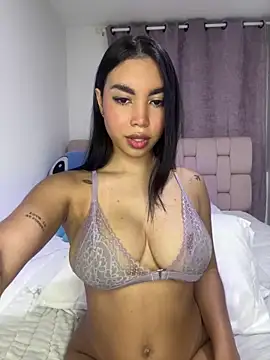 karolaalcendra online show from 12.21.25