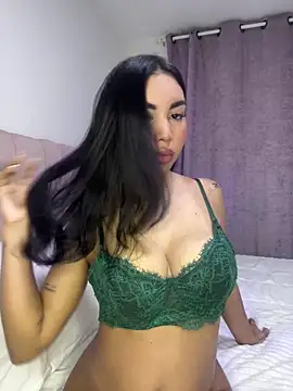 karolaalcendra online show from 01.18.26