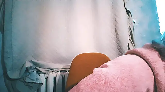 Snapshot of EmmaCat_ chatting on 11.09.25 EmmaCat online show from 11.09.25