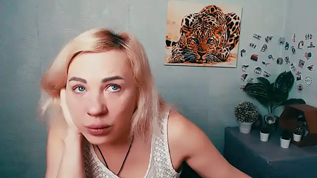 EmmaCat  online show from 03.05.26