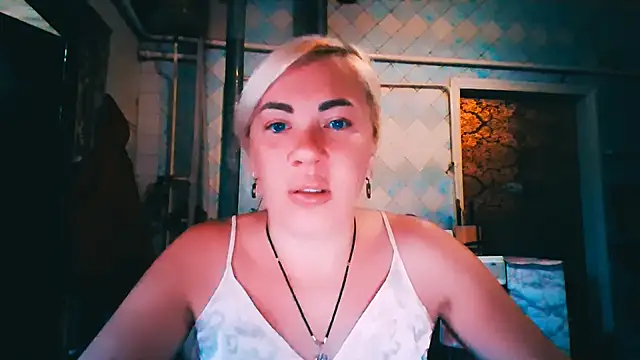 EmmaCat  online show from 06.17.26