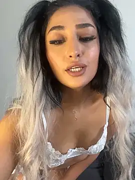 Mia spicyy online show from 11.30.25