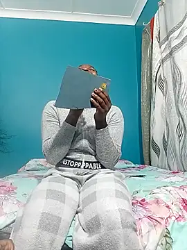 BlondieBitch online show from 11.16.25