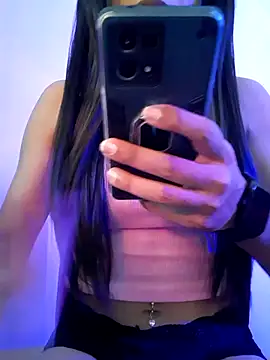 Snapshot of Cutie-Whiskey1 chatting on 10.18.25 Cutie-Whiskey1 online show from 10.18.25