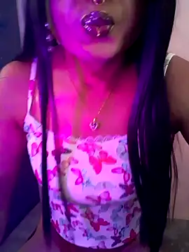 Snapshot of Cutie-Whiskey1 chatting on 11.11.25 Cutie-Whiskey1 online show from 11.11.25