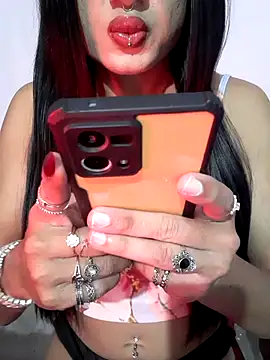 Snapshot of Cutie-Whiskey1 chatting on 11.13.25 Cutie-Whiskey1 online show from 11.13.25