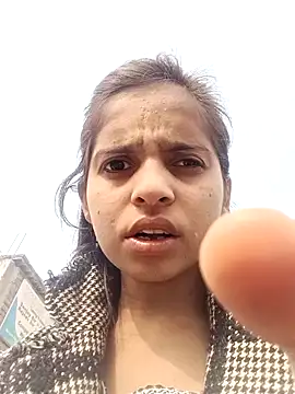 Snapshot of Saloni-Gupta chatting on 12.21.25 Saloni-Gupta online show from 12.21.25