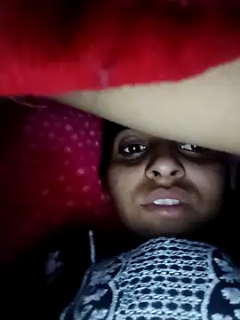 Snapshot of Saloni-Gupta chatting on 12.21.25 Saloni-Gupta online show from 12.21.25