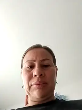 LaraCaliente online show from 04.29.26