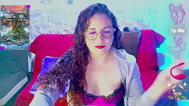 Snapshot of zamy_x chatting on 12.19.25 zamy x online show from 12.19.25