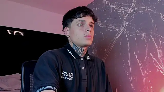 Snapshot of Declan-Fox chatting on 09.19.25 Declan-Fox online show from 09.19.25