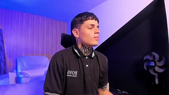 Snapshot of Declan-Fox chatting on 10.02.25 Declan-Fox online show from 10.02.25