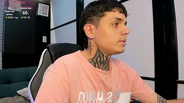 Snapshot of Declan-Fox chatting on 10.08.25 Declan-Fox online show from 10.08.25