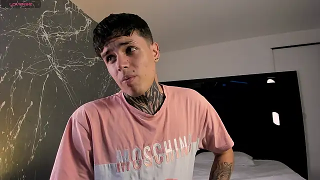 Snapshot of Declan-Fox chatting on 10.20.25 Declan-Fox online show from 10.20.25