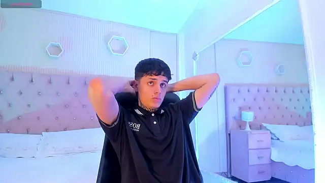 Snapshot of Declan-Fox chatting on 10.24.25 Declan-Fox online show from 10.24.25