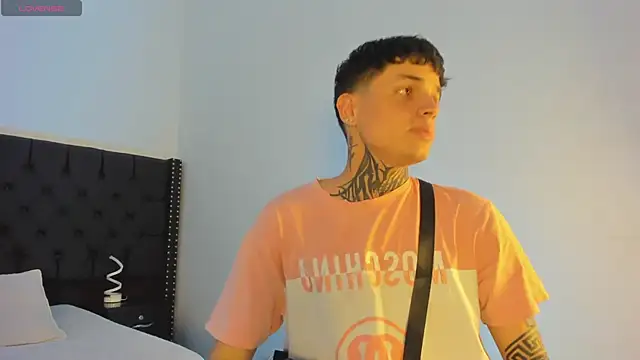 Snapshot of Declan-Fox chatting on 11.02.25 Declan-Fox online show from 11.02.25