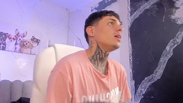 Snapshot of Declan-Fox chatting on 11.06.25 Declan-Fox online show from 11.06.25