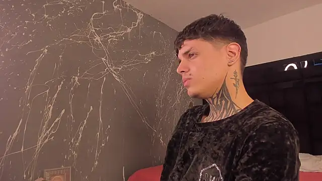 Snapshot of Declan-Fox chatting on 11.07.25 Declan-Fox online show from 11.07.25