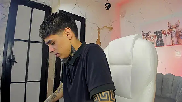 Snapshot of Declan-Fox chatting on 11.09.25 Declan-Fox online show from 11.09.25