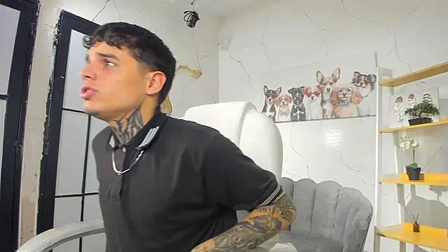 Snapshot of Declan-Fox chatting on 11.11.25 Declan-Fox online show from 11.11.25