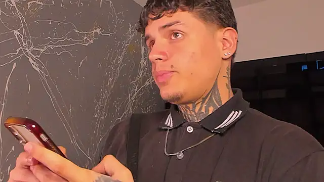 Snapshot of Declan-Fox chatting on 11.20.25 Declan-Fox online show from 11.20.25