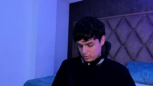 Snapshot of Declan-Fox chatting on 02.05.26 Declan-Fox online show from 02.05.26