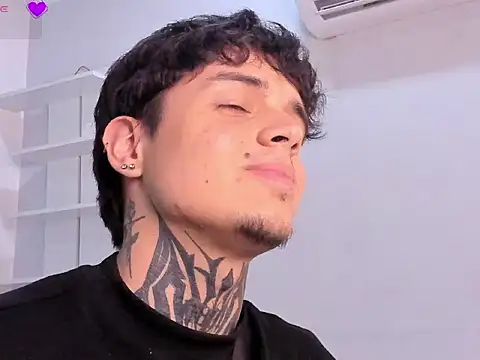 Snapshot of Declan-Fox chatting on 02.06.26 Declan-Fox online show from 02.06.26