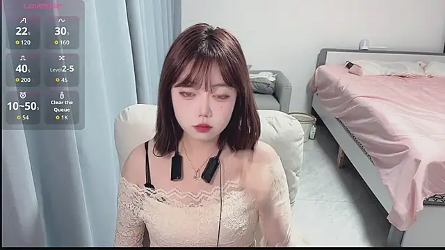 Snapshot of Lucky_Cici chatting on 09.24.25 Lucky Cici online show from 09.24.25