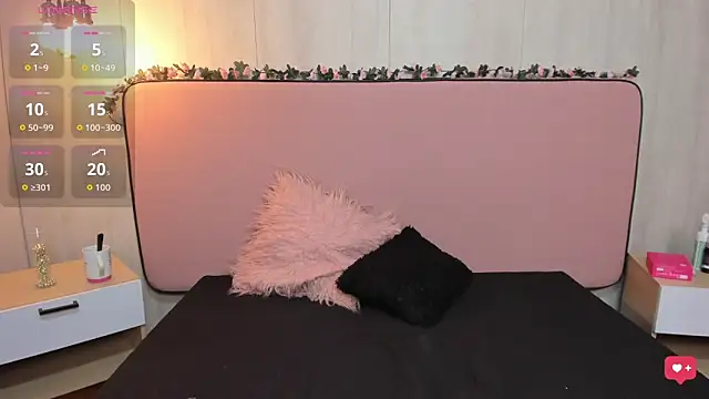 Snapshot of VivianSantana1 chatting on 09.22.25 VivianSantana1 online show from 09.22.25