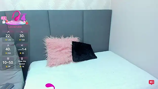 Snapshot of VivianSantana1 chatting on 11.05.25 VivianSantana1 online show from 11.05.25