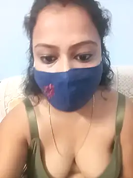 Snapshot of Deliciouskimi chatting on 11.02.25 Deliciouskimi online show from 11.02.25