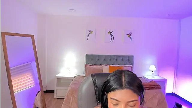 Sofia collen  online show from 10.29.25