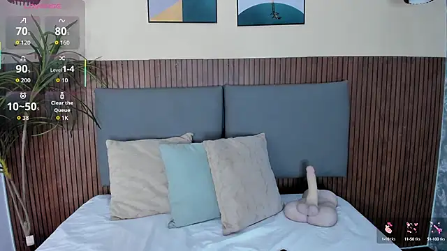 EmillyHarper  online show from 09.24.25