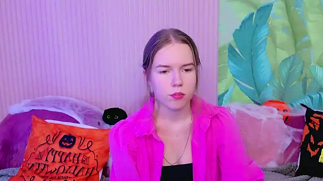 Snapshot of Alida_Brice chatting on 10.26.25 Alida Brice online show from 10.26.25