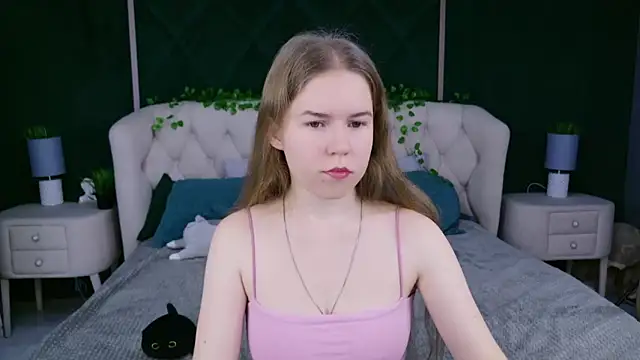 Snapshot of Alida_Brice chatting on 11.06.25 Alida Brice online show from 11.06.25