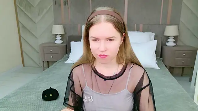 Snapshot of Alida_Brice chatting on 12.05.25 Alida Brice online show from 12.05.25