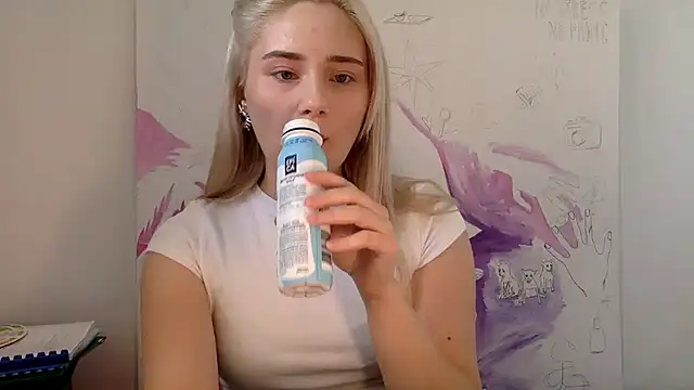 Snapshot of Rosvann chatting on 09.21.25 Rosvann online show from 09.21.25