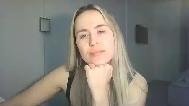 Snapshot of Frosian chatting on 10.03.25 Frosian online show from 10.03.25