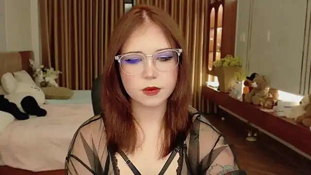 Lilith Bonheur online show from 05.13.26