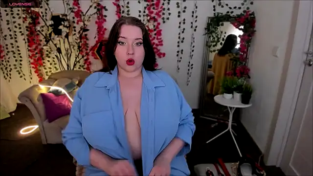 Snapshot of Selena_Muse chatting on 10.07.25 Selena Muse online show from 10.07.25