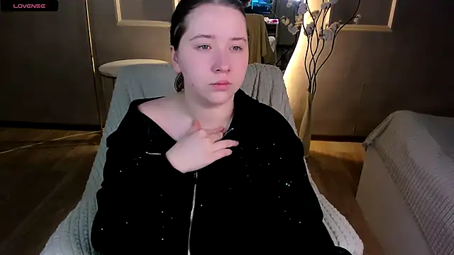 Snapshot of Selena_Muse chatting on 11.14.25 Selena Muse online show from 11.14.25