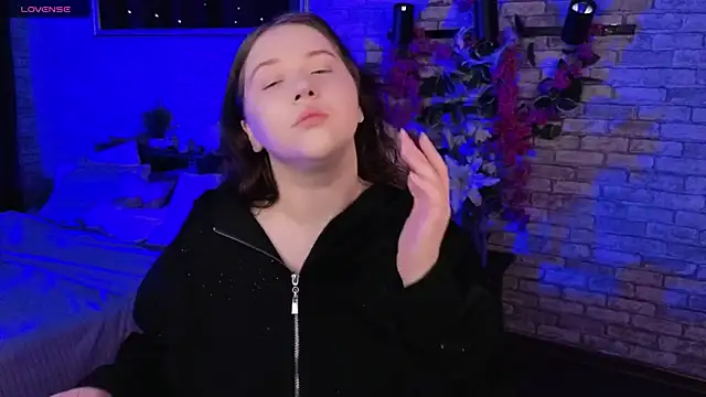 Snapshot of Selena_Muse chatting on 11.27.25 Selena Muse online show from 11.27.25