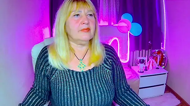 EmmaEllison online show from 10.07.25