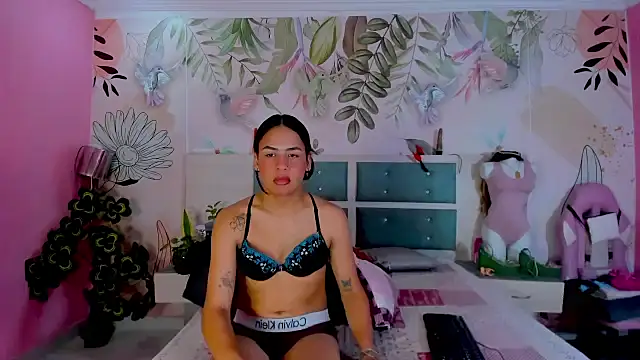 Snapshot of sweet_lulu_sofia chatting on 09.27.25 sweet lulu sofia online show from 09.27.25