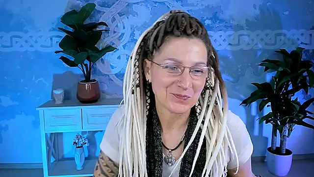 Snapshot of UmaSpace chatting on 12.14.25 UmaSpace online show from 12.14.25