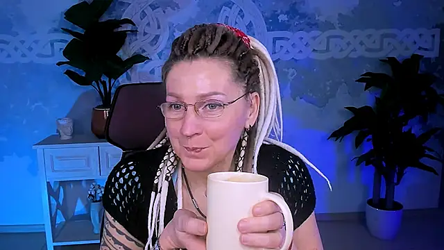 Snapshot of UmaSpace chatting on 12.15.25 UmaSpace online show from 12.15.25